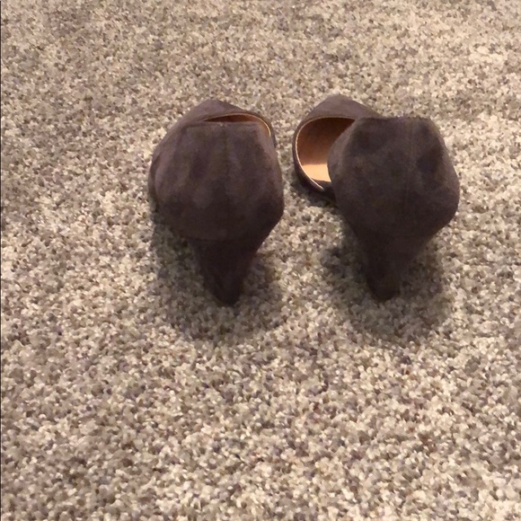 Gray pointed toe wedge - Picture 3 of 4